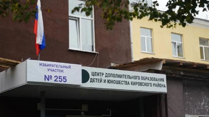 На участке №255 в Кировском районе голосуют ветераны и проходят акции — Кемерово Сейчас