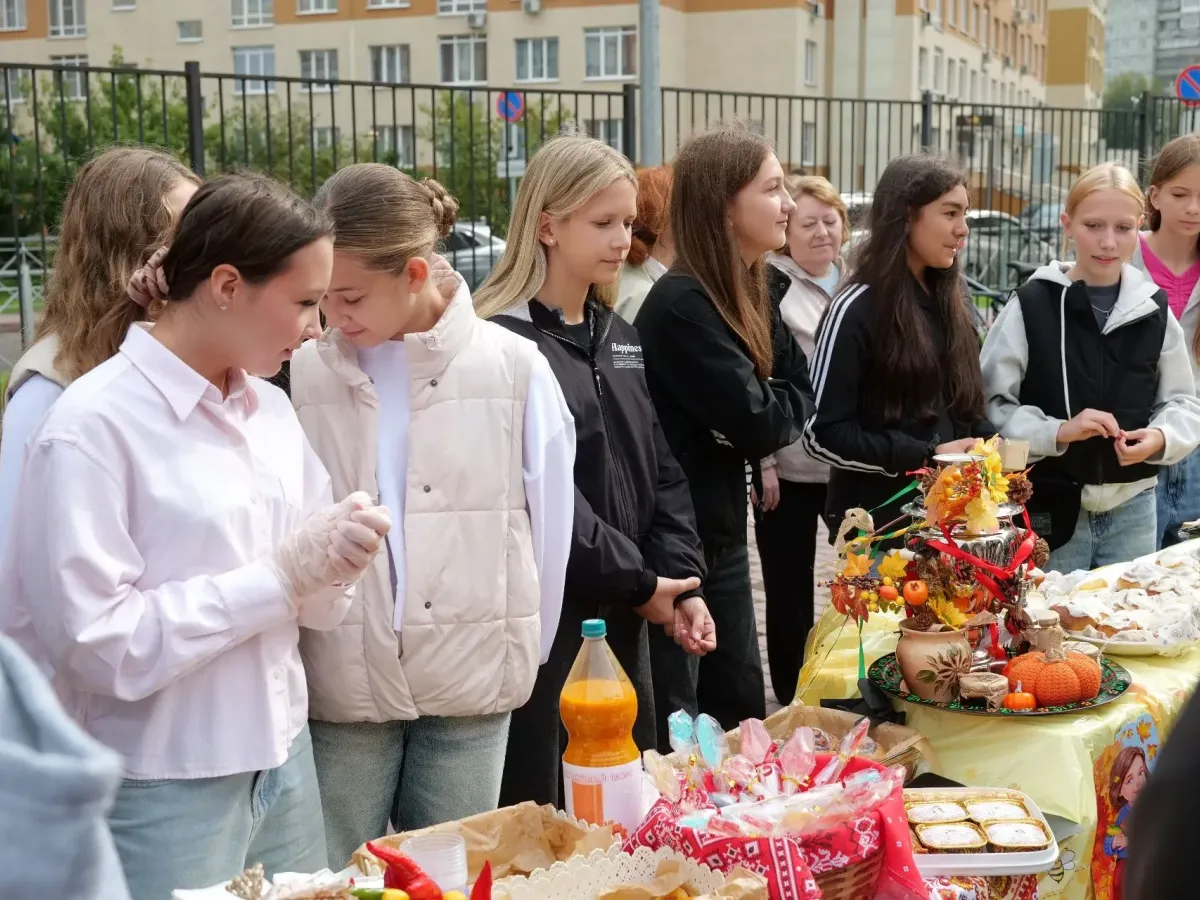 В Центральном районе Кемерова второй день выборов проходит с ярмарками и эстафетами
