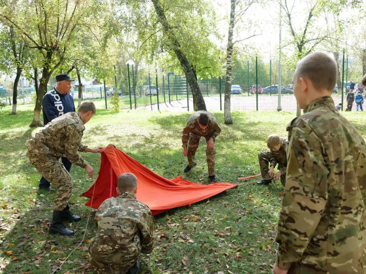В школе №32 в жилом районе Пионер провели турслёт и старты по пожарно-спасательному спорту