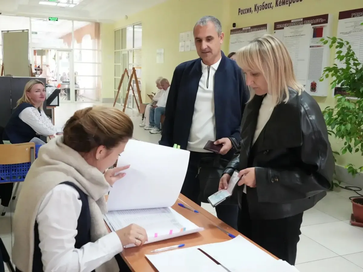 В Лесной Поляне на участках для голосования устроили праздник и медкабинет