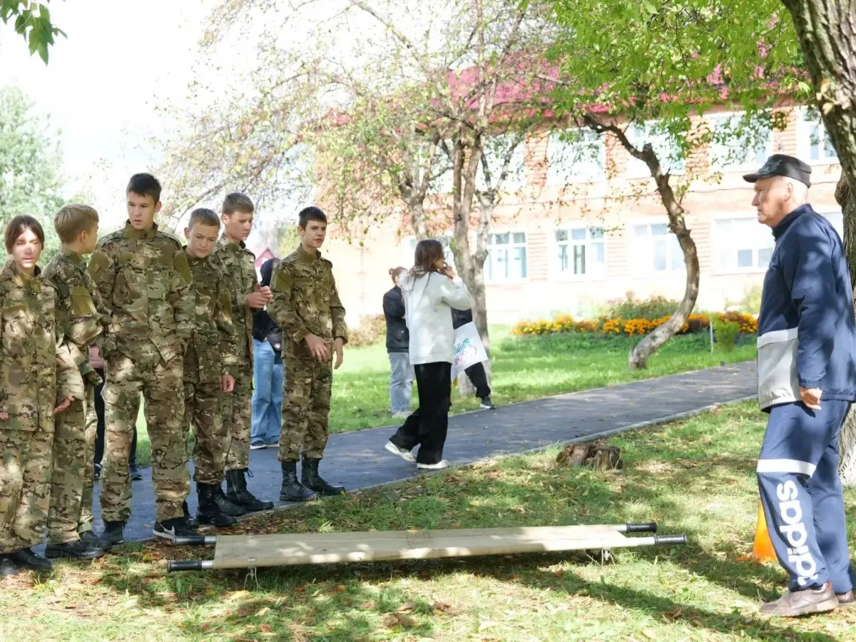 В школе №32 в жилом районе Пионер провели турслёт и старты по пожарно-спасательному спорту