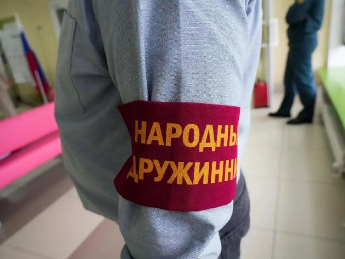 На Лесной Поляне детский хор исполнил гимн на открытии избирательных участков