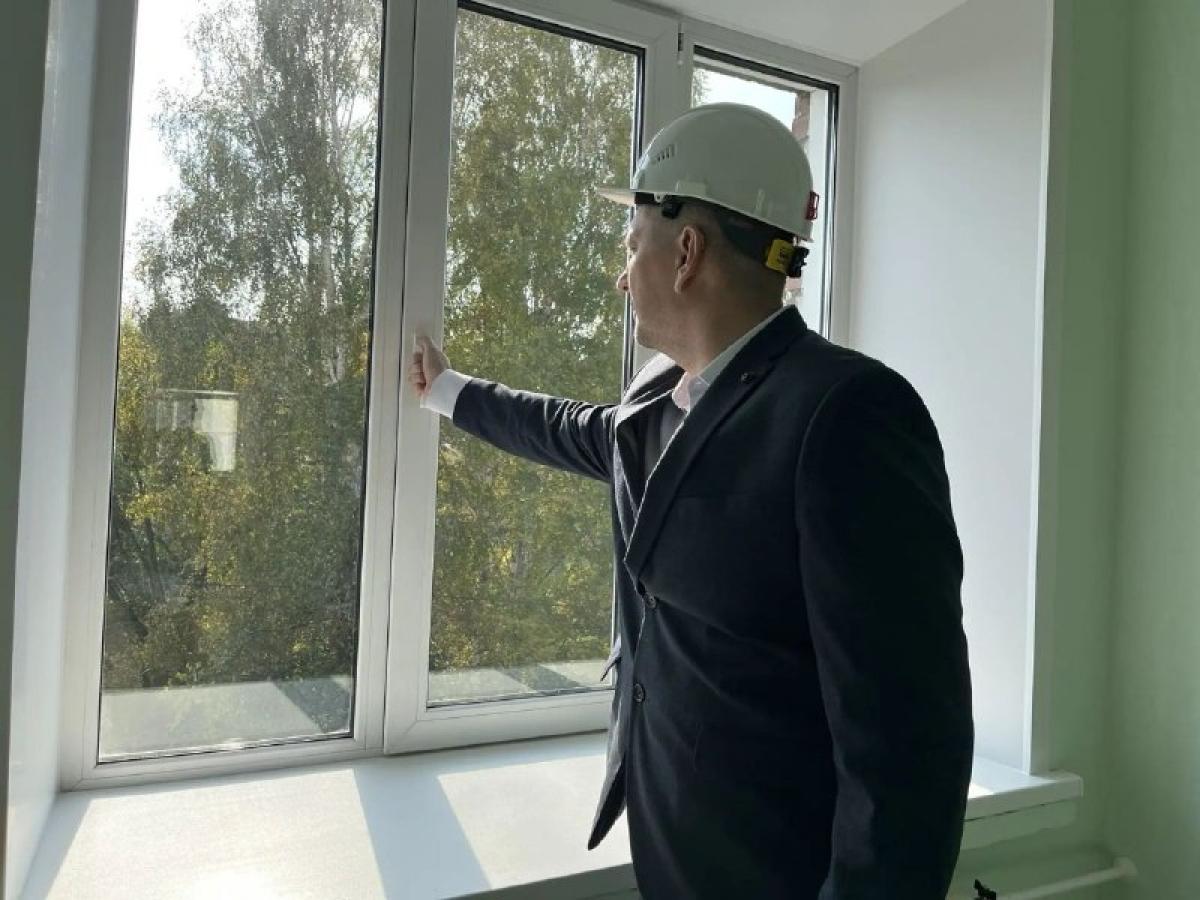 В акушерском стационаре Новокузнецка продолжается текущий ремонт