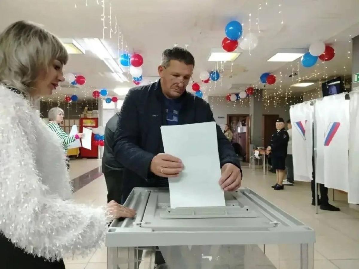 Явка на выборах в Кузбассе к 15:00 второго дня составила 54,47%