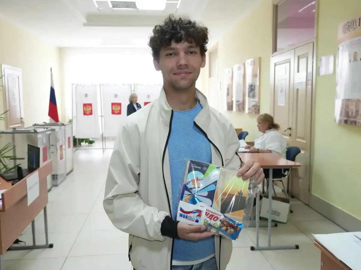 В Лесной Поляне на участках для голосования устроили праздник и медкабинет