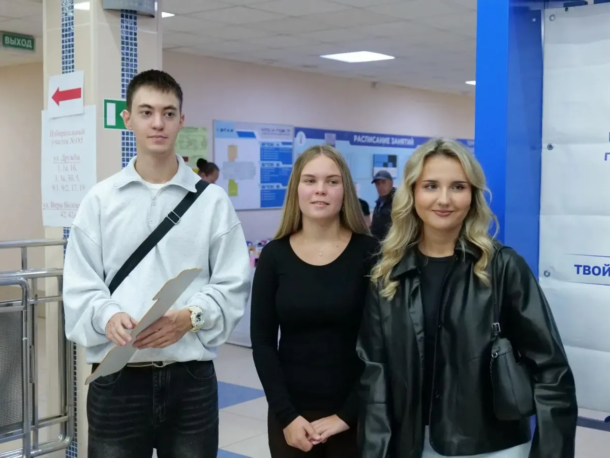 В школе №14 Кемерова десять выпускников впервые проголосовали на избирательных участках