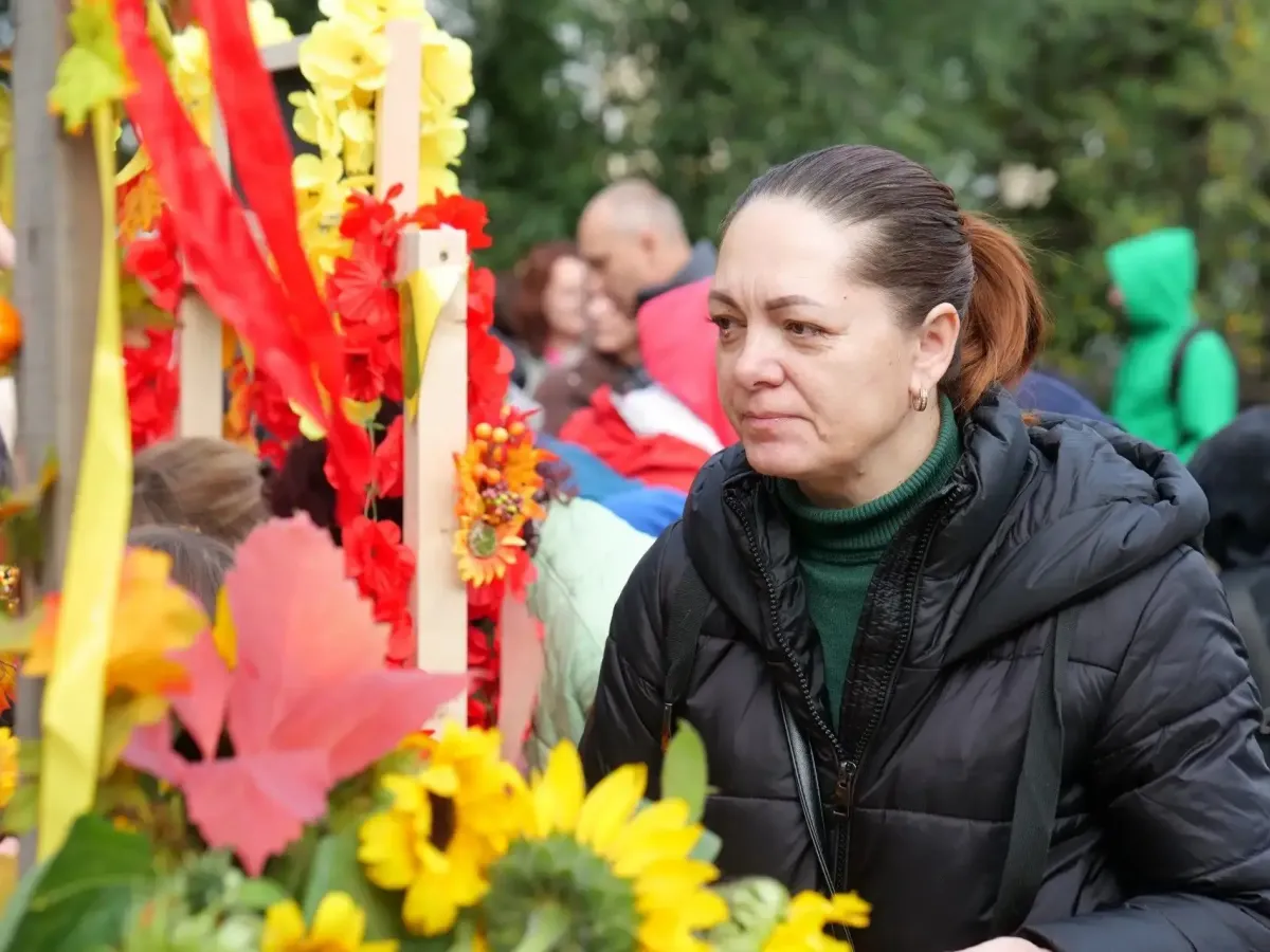 В Ягуновском у школы № 50 прошла традиционная осенняя ярмарка «Агромарафон»