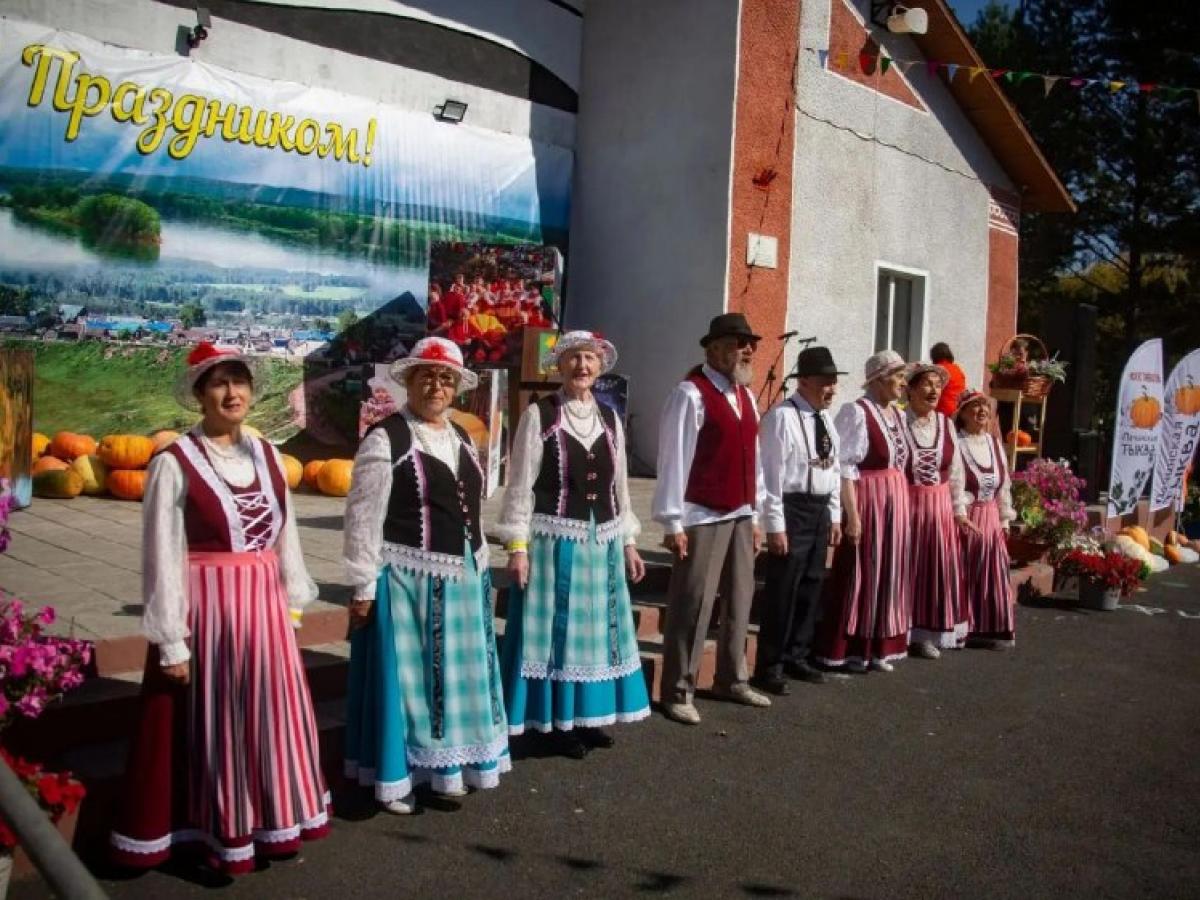 В селе Пача прошёл фестиваль «Пачинская тыква» с рекордным плодом