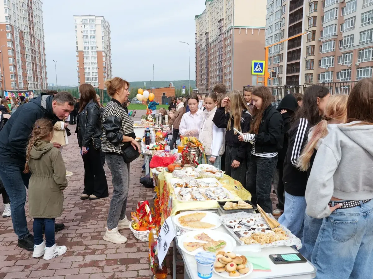 В Центральном районе Кемерова второй день выборов проходит с ярмарками и эстафетами