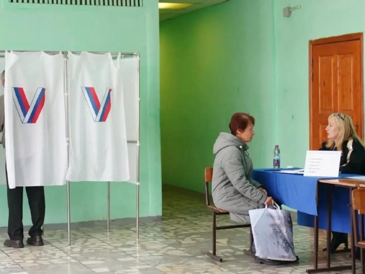 В Кемерове на участке в школе № 74 проголосовал Аргишти Симонян