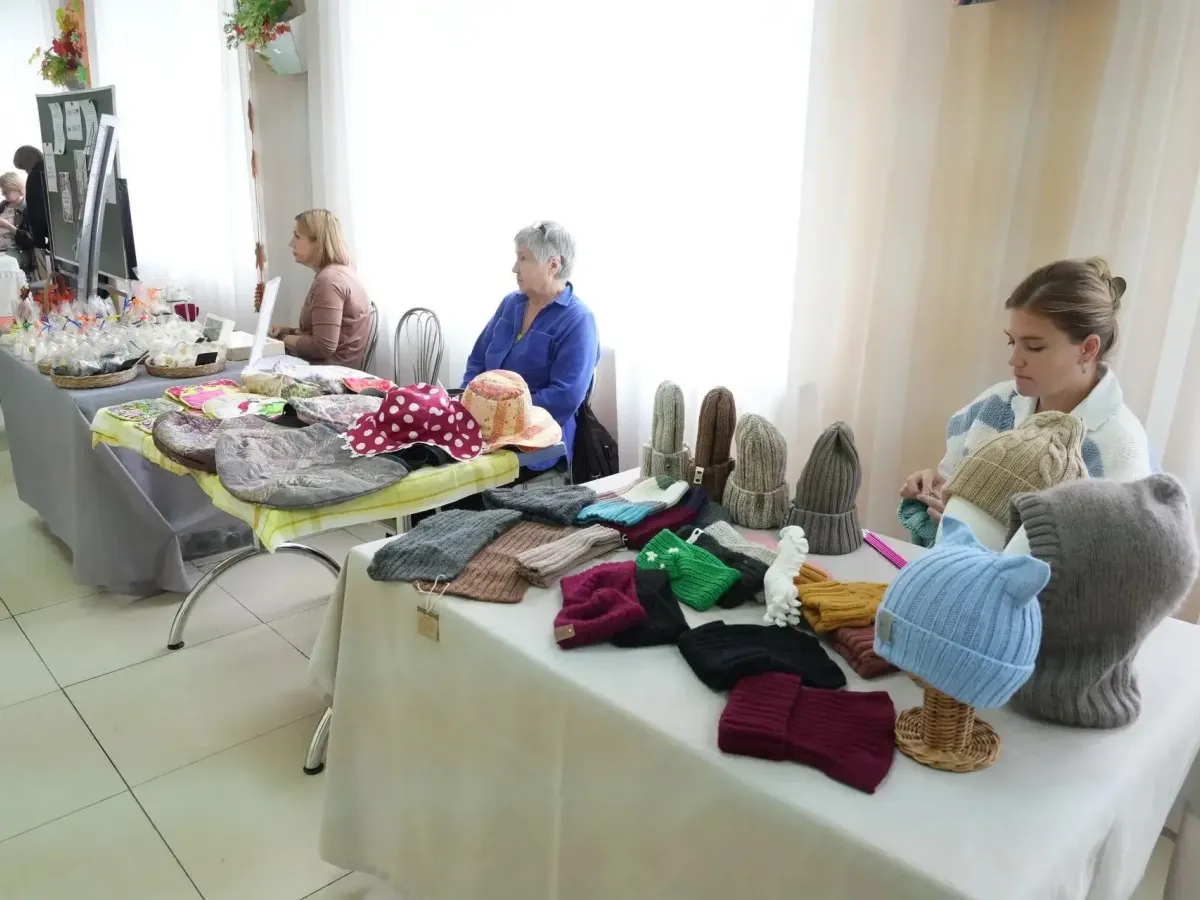 В Лесной Поляне на участках для голосования устроили праздник и медкабинет