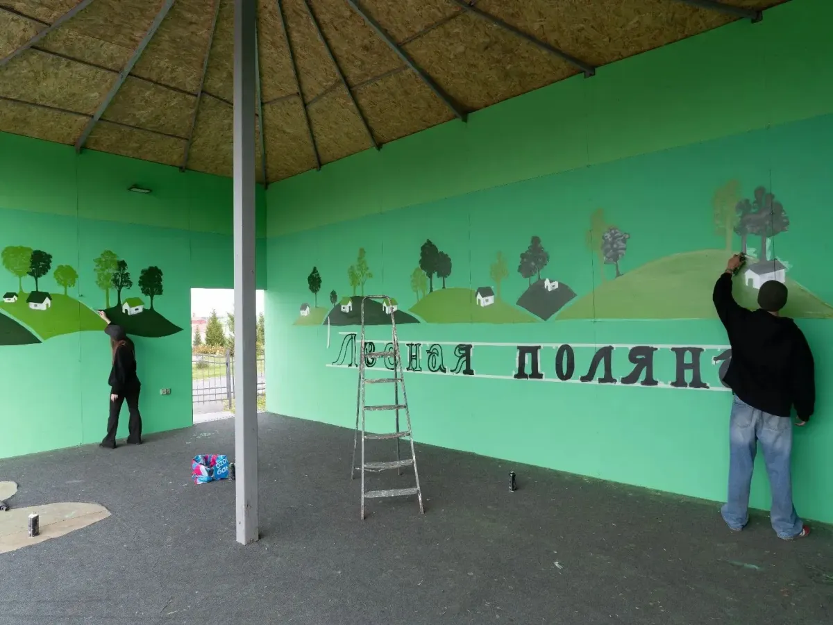В парке «Лесная сказка» восстанавливают сцену после повреждений