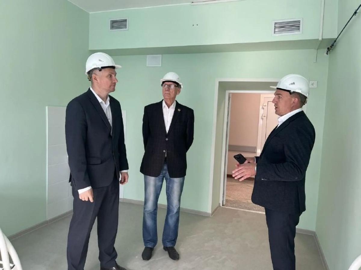 В акушерском стационаре Новокузнецка продолжается текущий ремонт