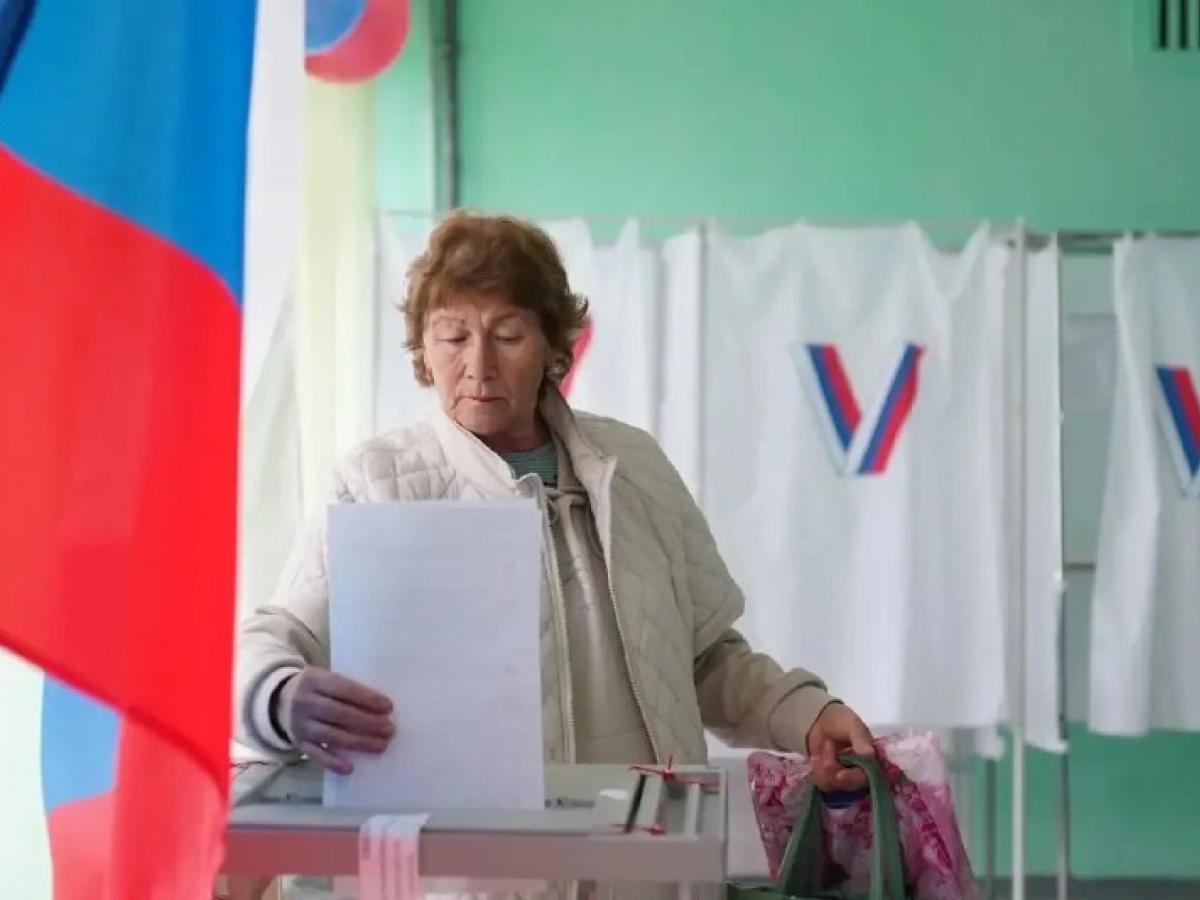 В Кемерове на участке в школе № 74 проголосовал Аргишти Симонян