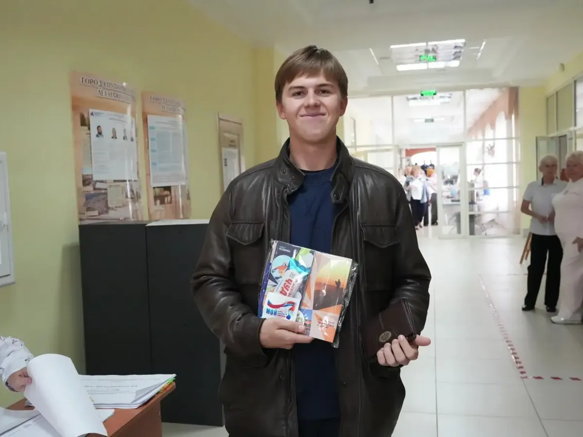 В Лесной Поляне на участках для голосования устроили праздник и медкабинет