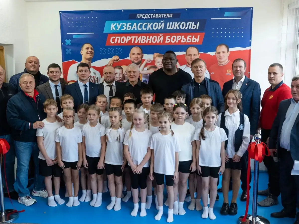 В школе №31 Кемерова открыли зал для занятий вольной борьбой