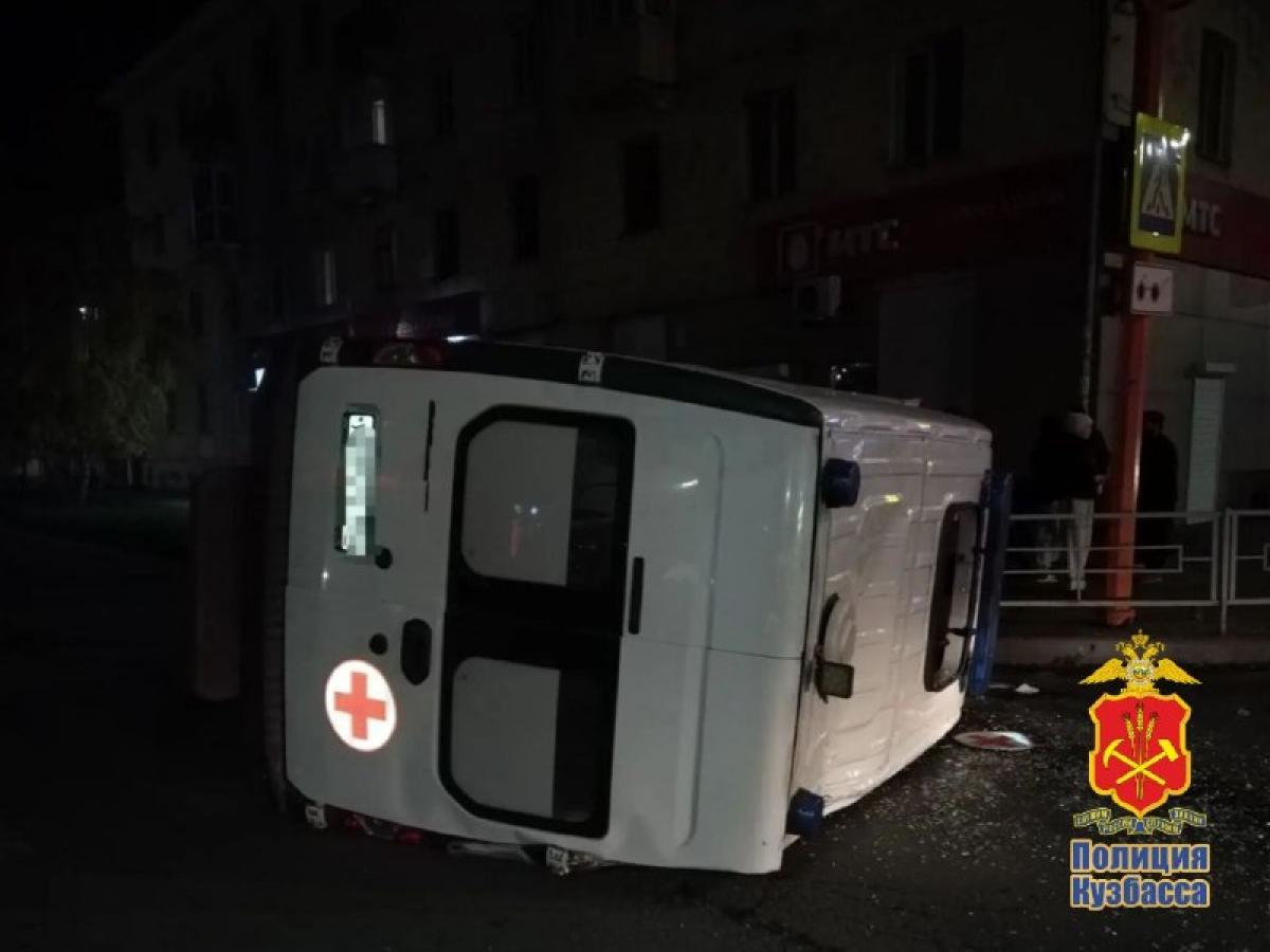 В Белове в ДТП с машиной скорой помощи пострадали четыре человека