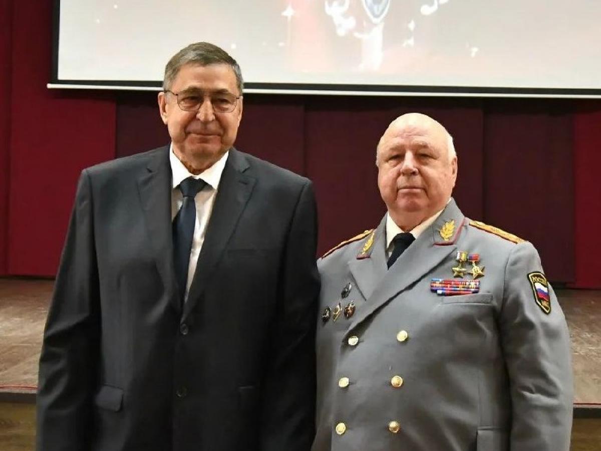 В Кузбассе чествовали сотрудников и ветеранов уголовного розыска