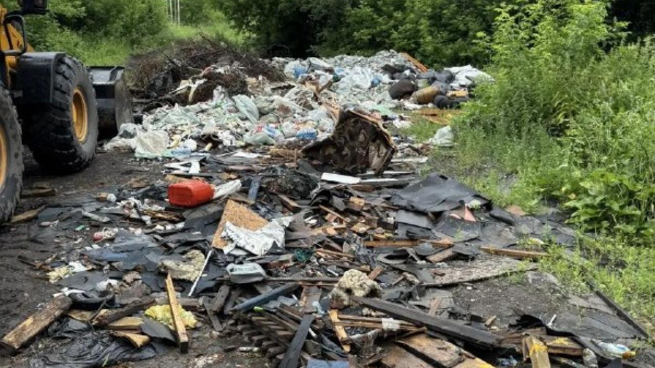 В Ягуновском вывезли около 240 тонн мусора с территории у аэродрома Северный — Кемерово Сейчас