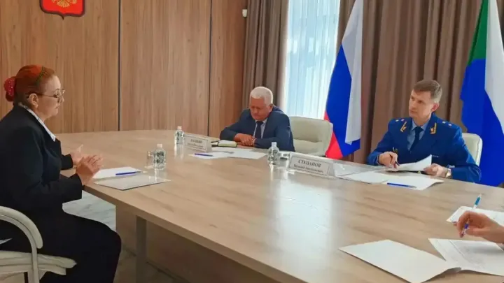 Прокурор Хабаровского края и главный фединспектор провели прием граждан — Хабаровск Сейчас