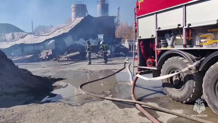 В ангаре в селе Тополево ликвидировали открытое горение — Хабаровск Сейчас