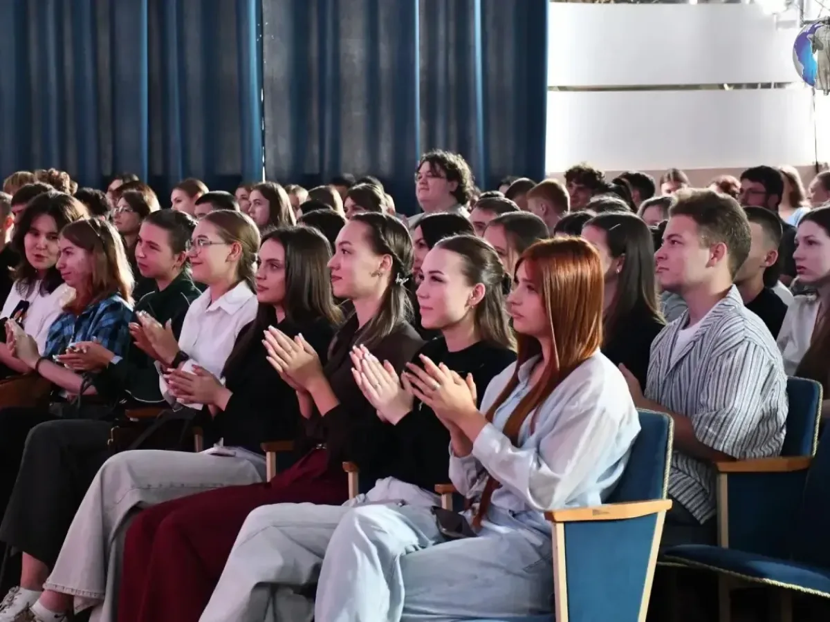 Хабаровские артисты дали благотворительный концерт в Луганске