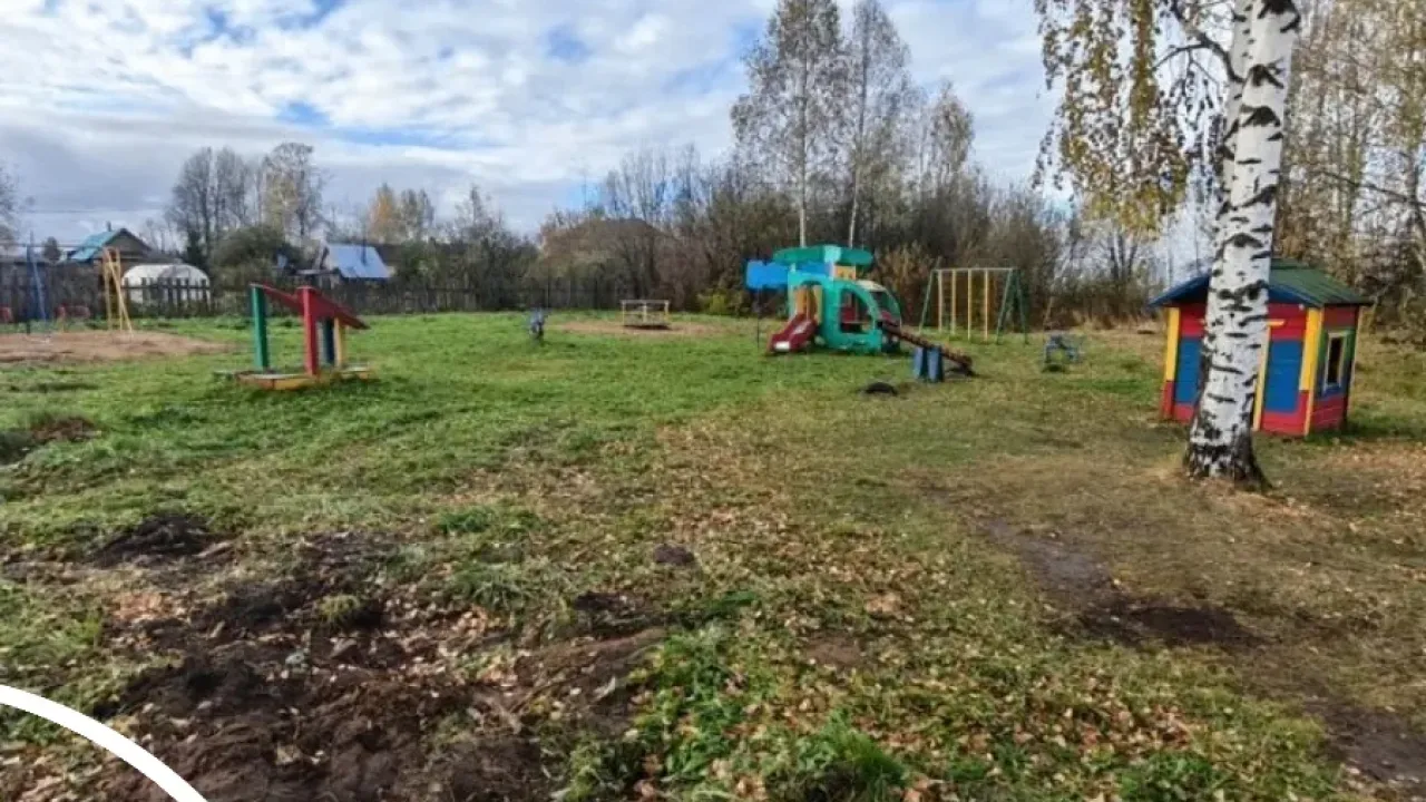 В Большой Субботихе убрали покрышки с детской площадки на улице Зеленой — Киров Сейчас