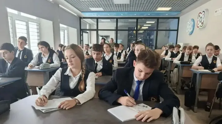 Более 1,5 тыс. школьников Кубани подключились к циклу лекций «Коды Курчатова» — Краснодар Сейчас