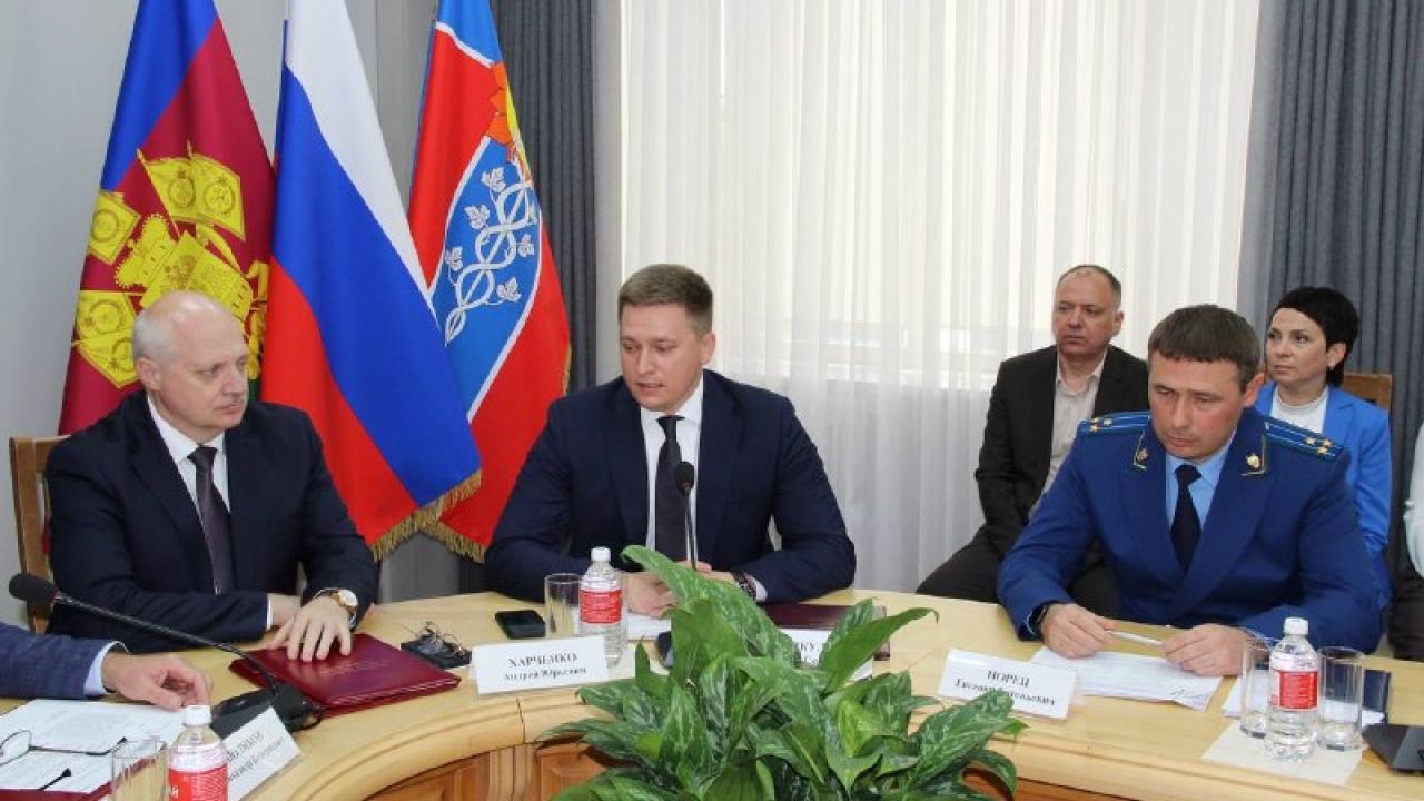 В Армавире обсудили изменения в муниципальном контроле и льготы для участников СВО — Краснодар Сейчас