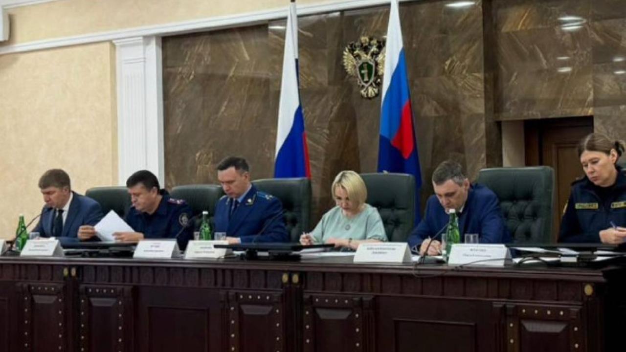 В краевой прокуратуре обсудили погашение долгов по зарплате на предприятиях края — Краснодар Сейчас