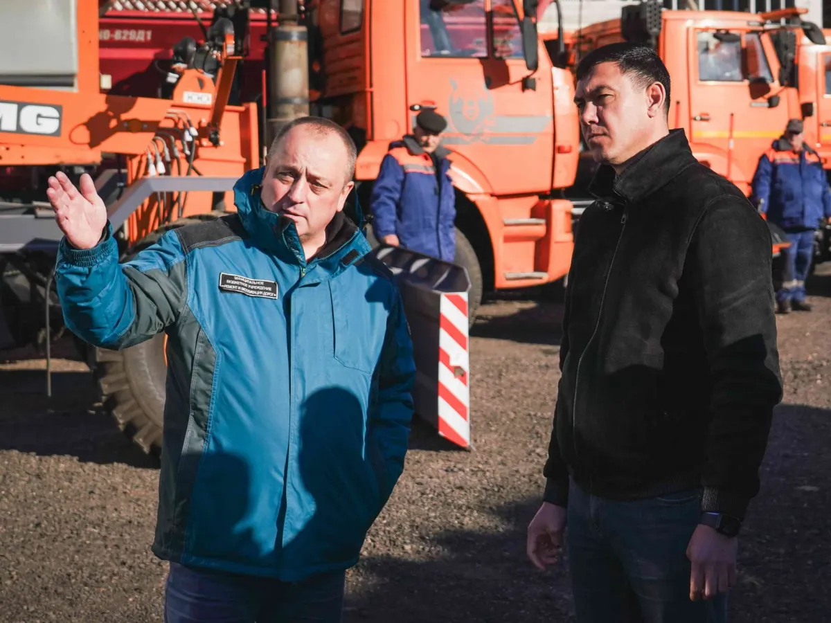 В Ленинском районе проверили готовность дорожной техники к зимнему периоду