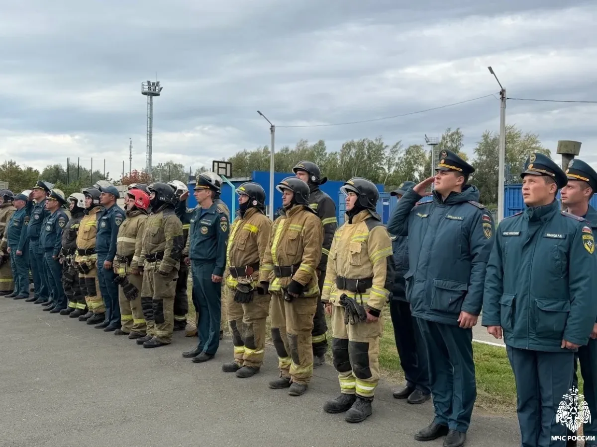 В Новосибирске прошел чемпионат по боевому развертыванию среди пожарных