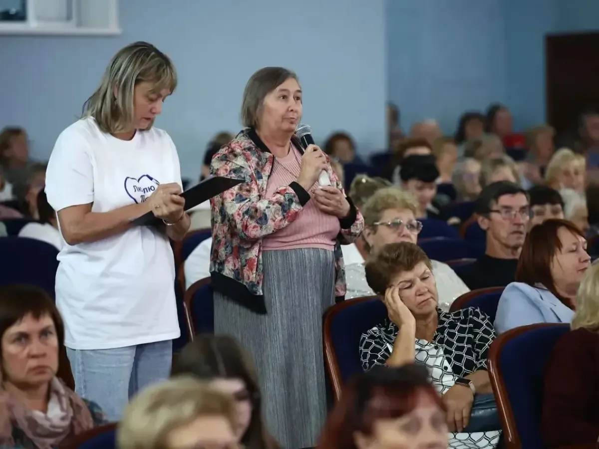 В Первомайском районе Новосибирска обсудили ремонт дорог, моста и соцобъектов