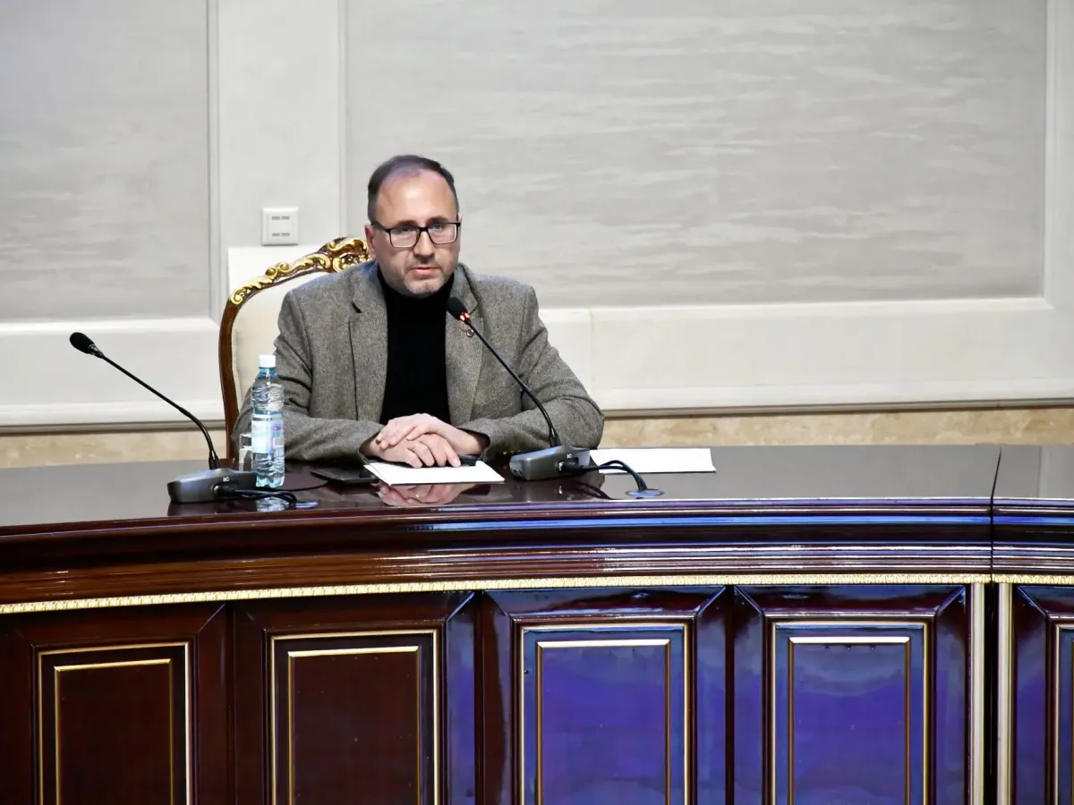 Для служащих Новосибирской области провели лекцию по медиаграмотности