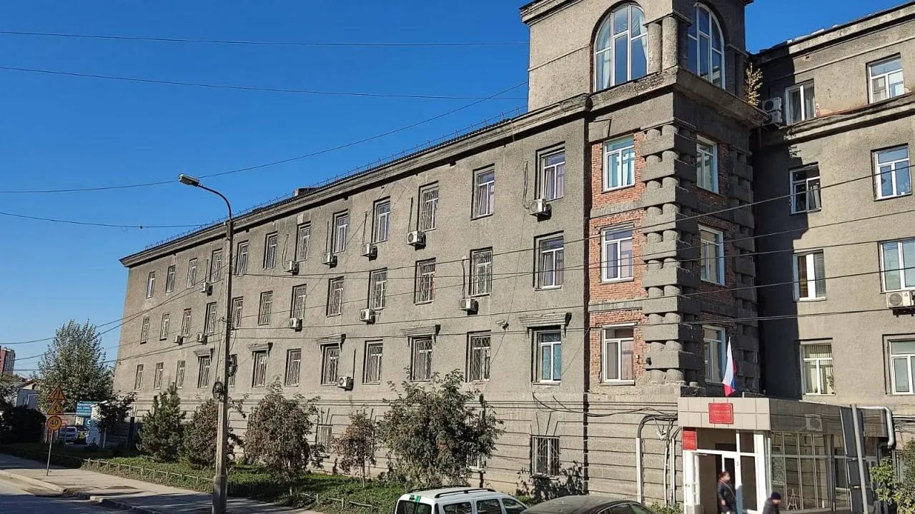 В Новосибирске рассмотрят иск о прекращении деятельности из-за складирования автошин — Новосибирск Сейчас