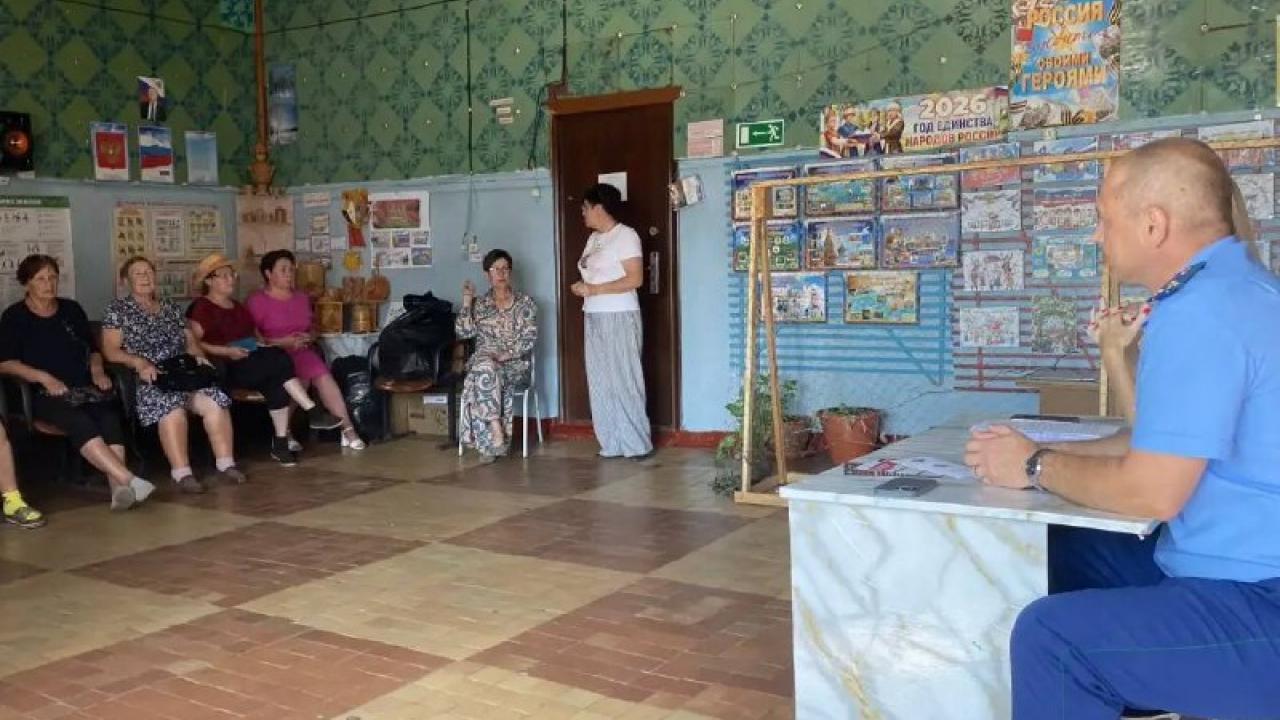 В Барабинском районе после вмешательства прокуратуры пяти семьям доставили дрова — Новосибирск Сейчас