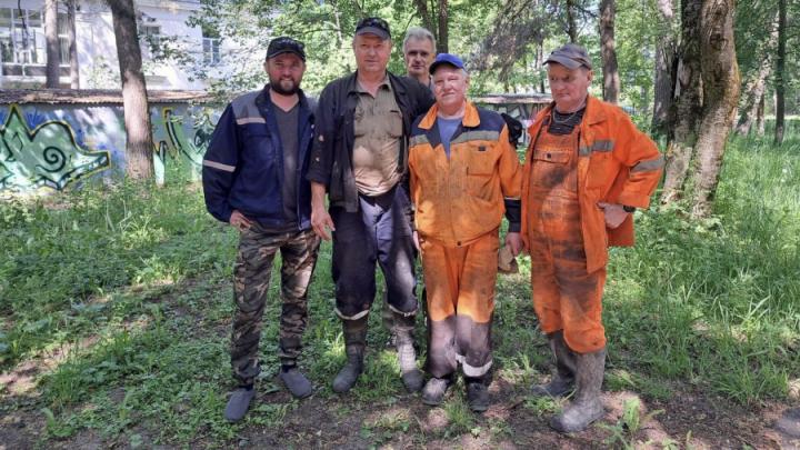 Обнинские коммунальщики передали на фронт несколько десятков огнетушителей — Настоящий Обнинск