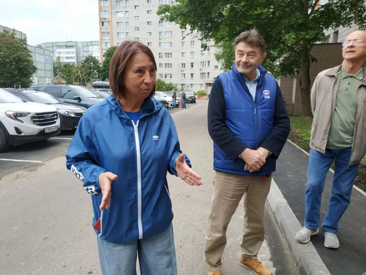 Во дворе на проспекте Маркса, 49 завершили благоустройство