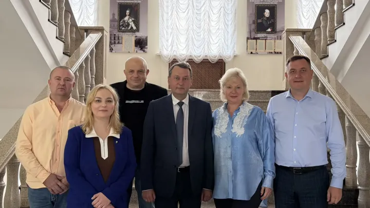 В Пензе обсудили открытие книжного клуба и новые проекты с петербуржцами — Пенза Сейчас