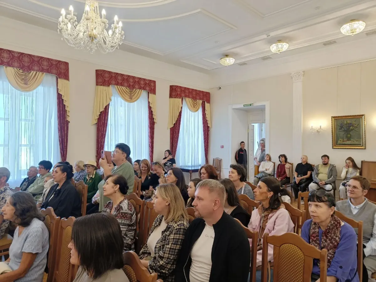 В Губернаторском доме Пензы открылась выставка Юлии Кузнецовой