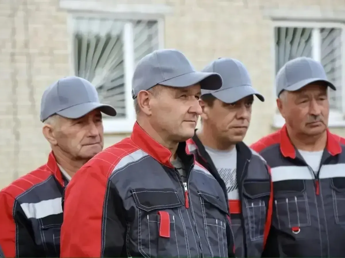 Олег Мельниченко посетил сельхозпредприятие «Искра-Агро» в Сосновоборском районе