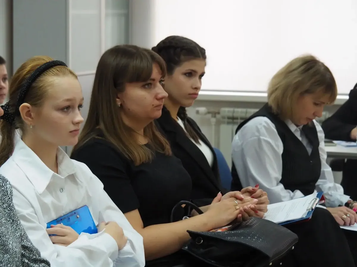 В Пензе 83 подростка приняли участие в конференции «Профдинастии»