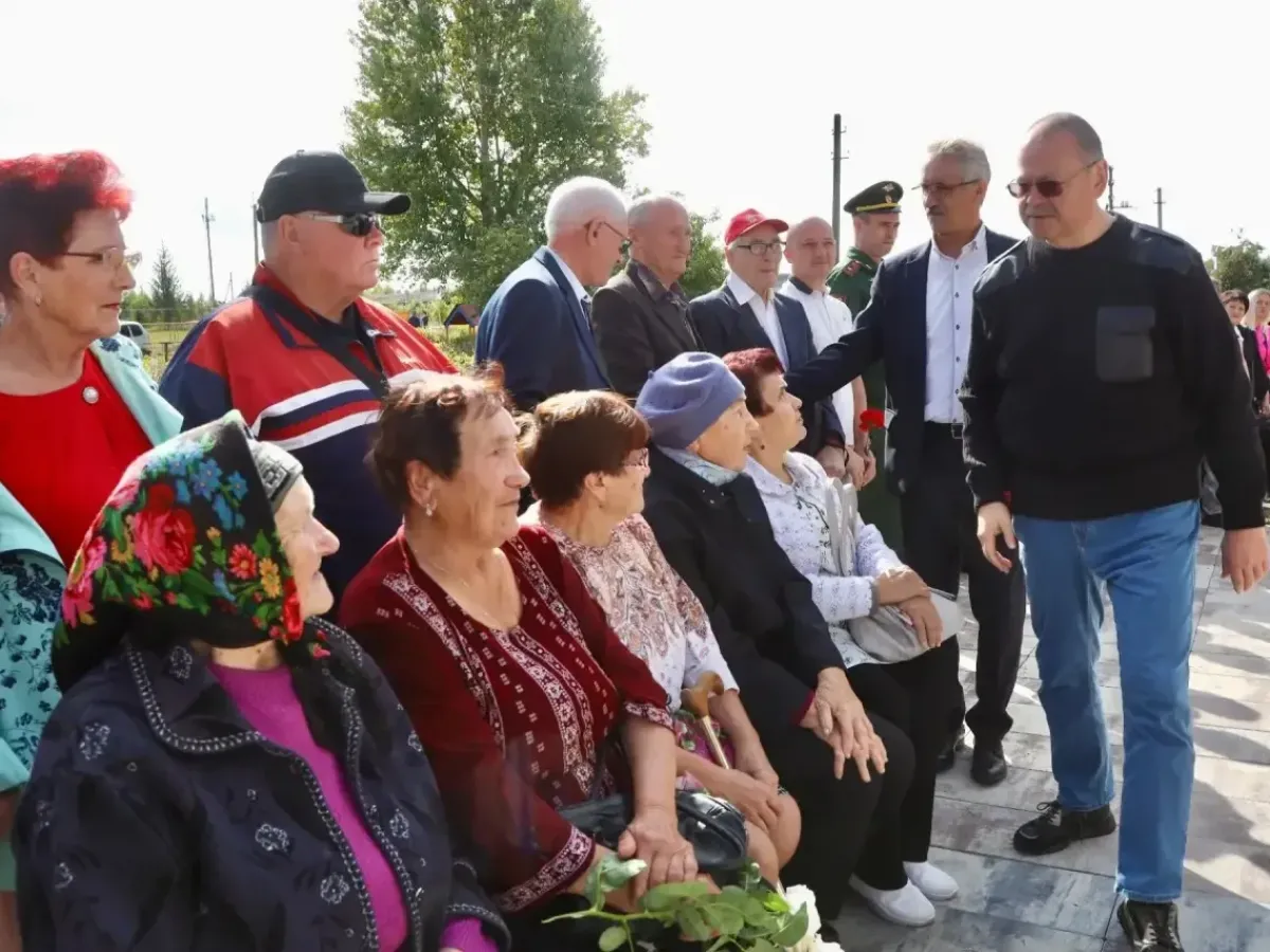 В Ягановке открыли мемориал в память о 280 защитниках Отечества