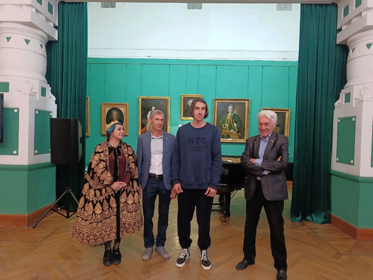 В Пензенской картинной галерее открылась юбилейная выставка Алексея Каменева