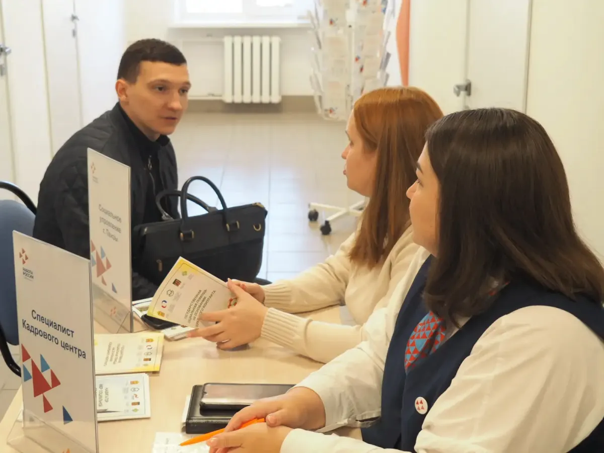 В Пензе на ярмарке вакансий ветеранам спецоперации предложили более 100 рабочих мест