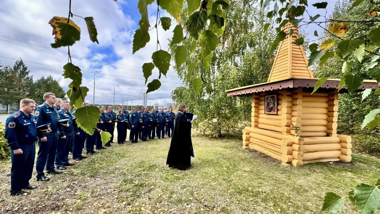 Пожарные Заречного и кадеты почтили икону «Неопалимая Купина» — Пенза Сейчас