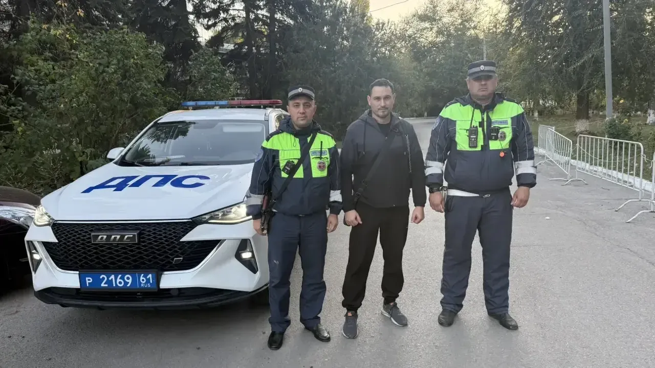 Инспекторы ДПС помогли доставить женщину с подозрением на инсульт в больницу — Ростов-на-Дону Сейчас