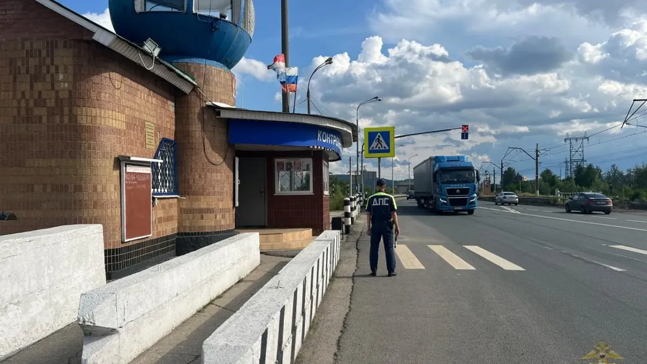 В Тольятти полицейские задержали водителя большегруза с поддельными правами — Самара Сейчас