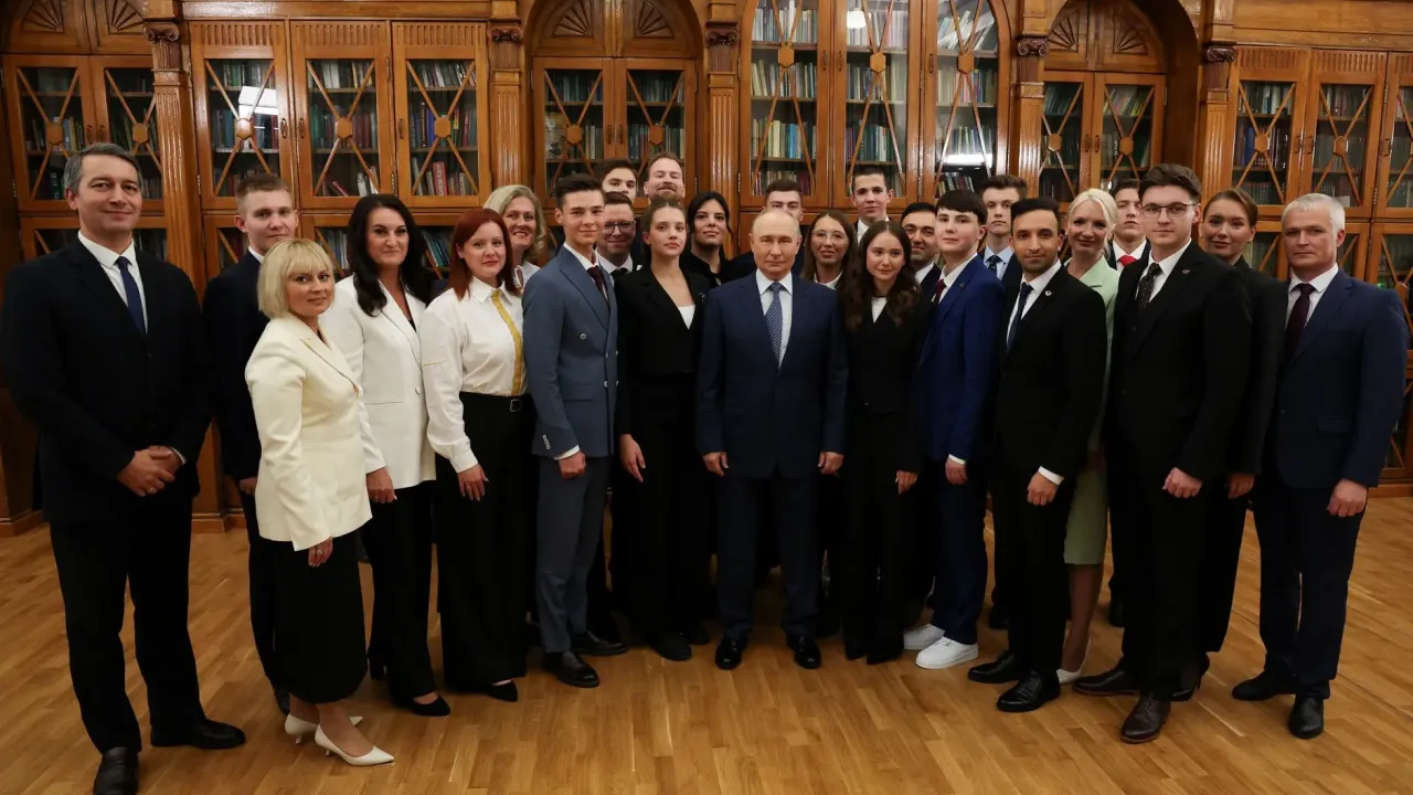 Выпускник тольяттинского лицея № 19 встретился с Владимиром Путиным — Самара Сейчас