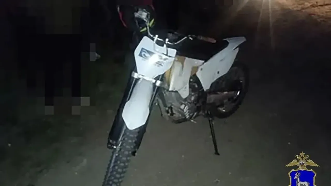 В Сызрани подросток на питбайке врезался в стоящий снегоболотоход, двое госпитализированы — Самара Сейчас